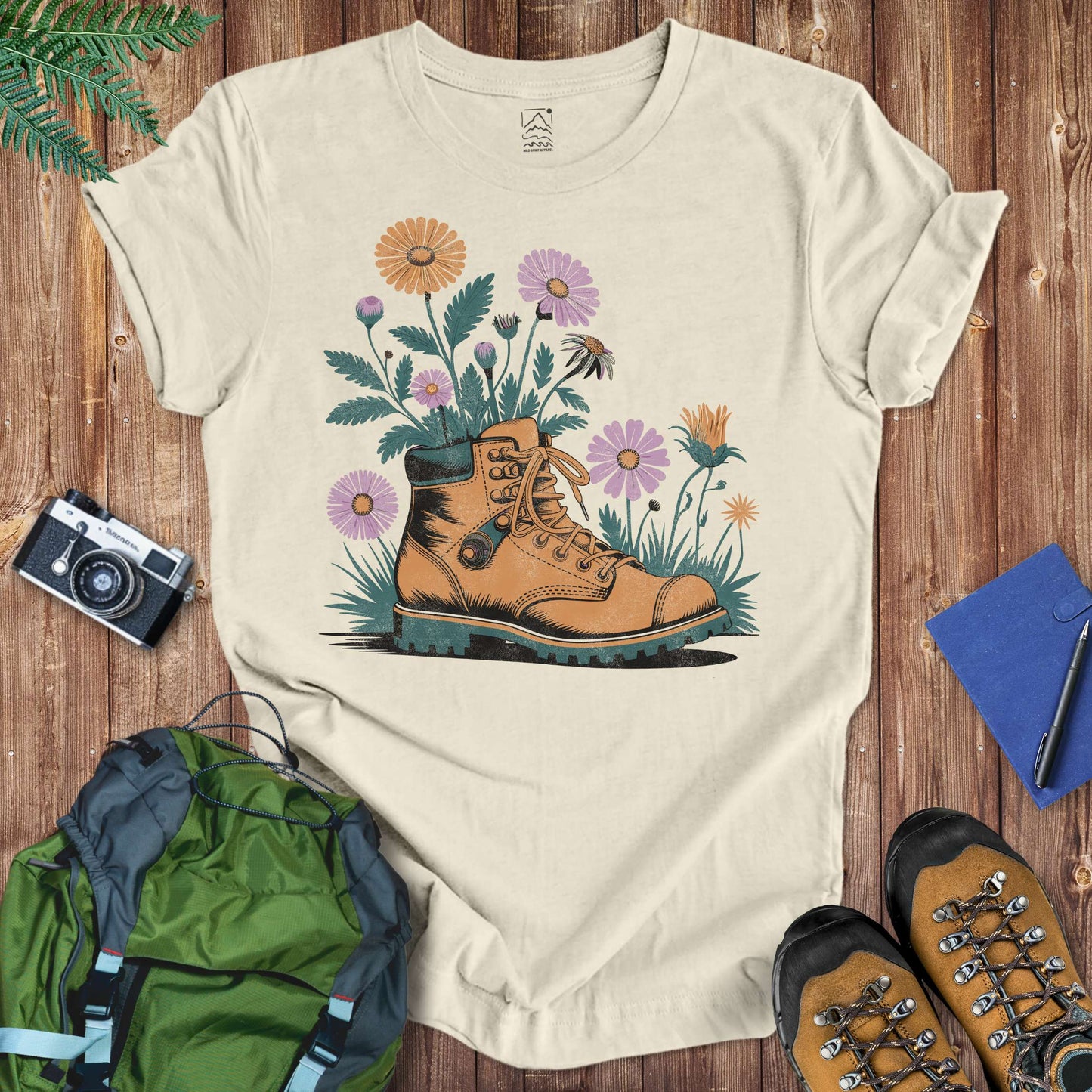 Flower Boot Tee T-Shirt Natural / S