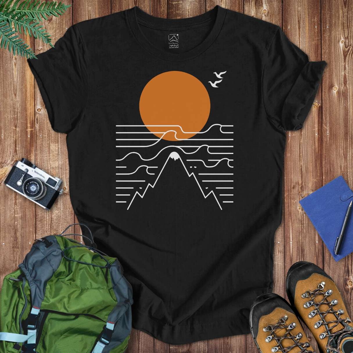 Sun & Waves Tee T-Shirt Black / S