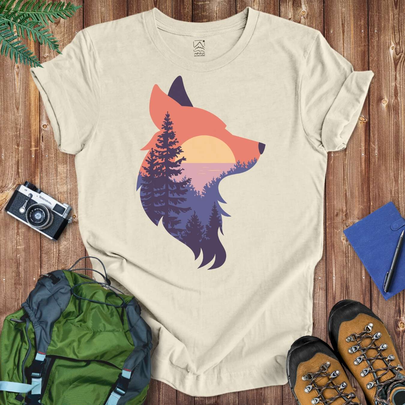 Wolf Silhouette Retro Tee T-Shirt Natural / S